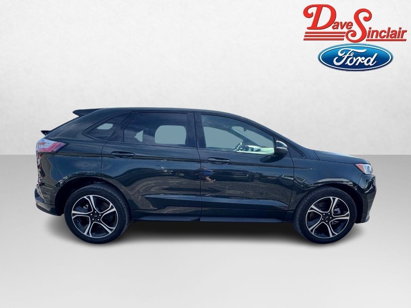 Ford Edge Vehicle Full-screen Gallery Image 05