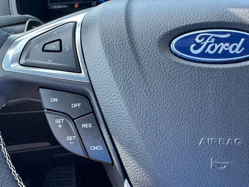 Ford Edge Vehicle Full-screen Gallery Image 21