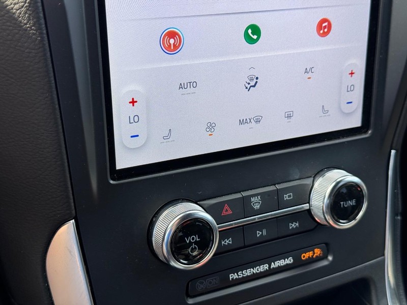 Ford Edge Vehicle Full-screen Gallery Image 23
