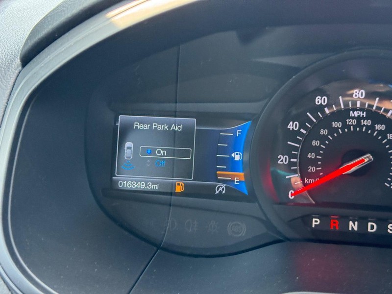 Ford Edge Vehicle Full-screen Gallery Image 25