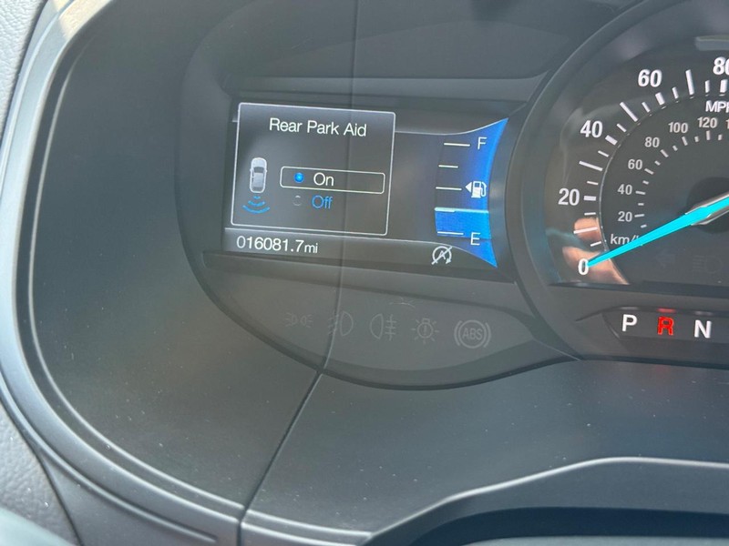 Ford Edge Vehicle Full-screen Gallery Image 23