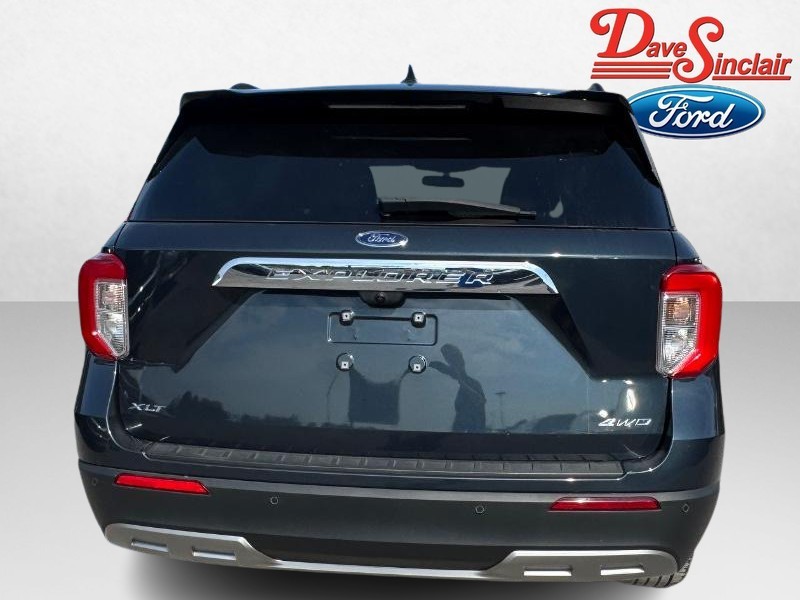 Ford Explorer Vehicle Full-screen Gallery Image 08
