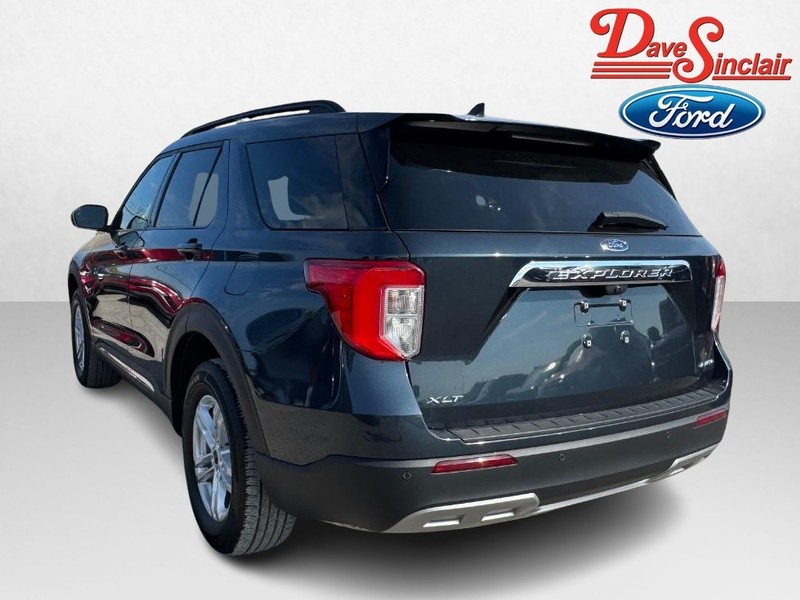 Ford Explorer Vehicle Full-screen Gallery Image 09