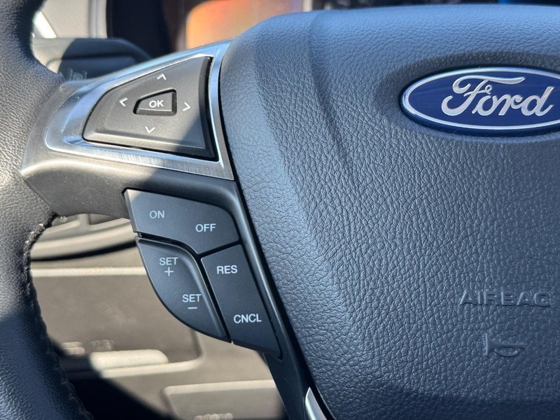 Ford Edge Vehicle Full-screen Gallery Image 20