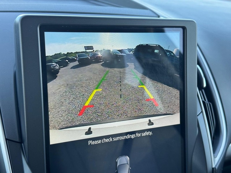 Ford Edge Vehicle Full-screen Gallery Image 23