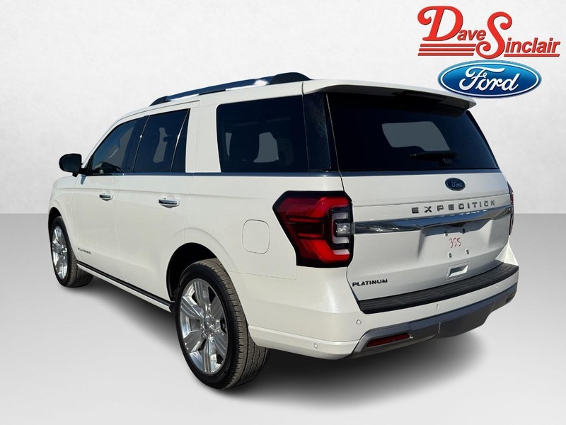Ford Expedition Vehicle Full-screen Gallery Image 09