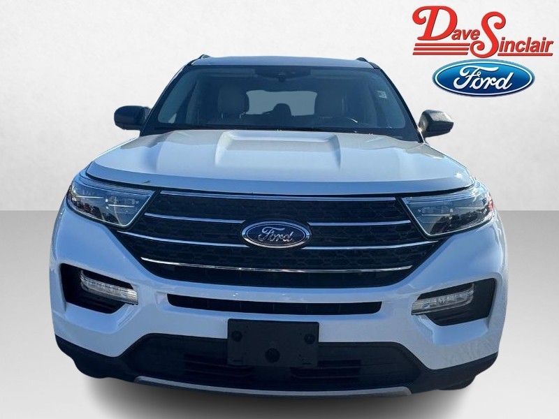Ford Explorer Vehicle Full-screen Gallery Image 02
