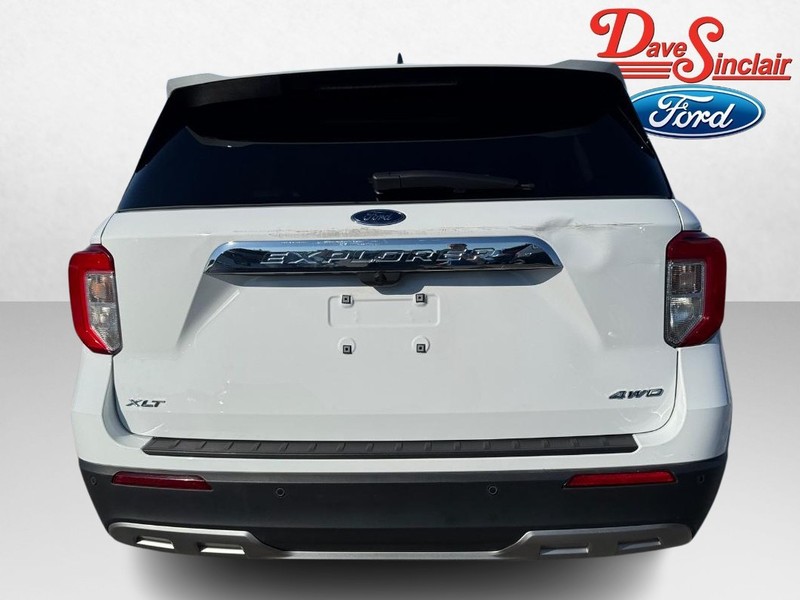 Ford Explorer Vehicle Full-screen Gallery Image 08