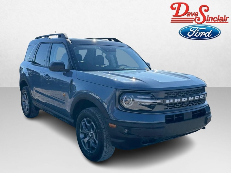 Ford Bronco Sport Vehicle Full-screen Gallery Image 04