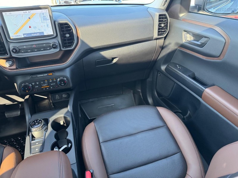 Ford Bronco Sport Vehicle Full-screen Gallery Image 17