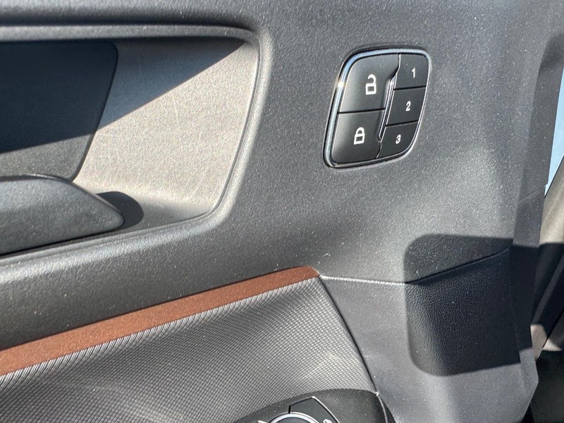 Ford Bronco Sport Vehicle Full-screen Gallery Image 20