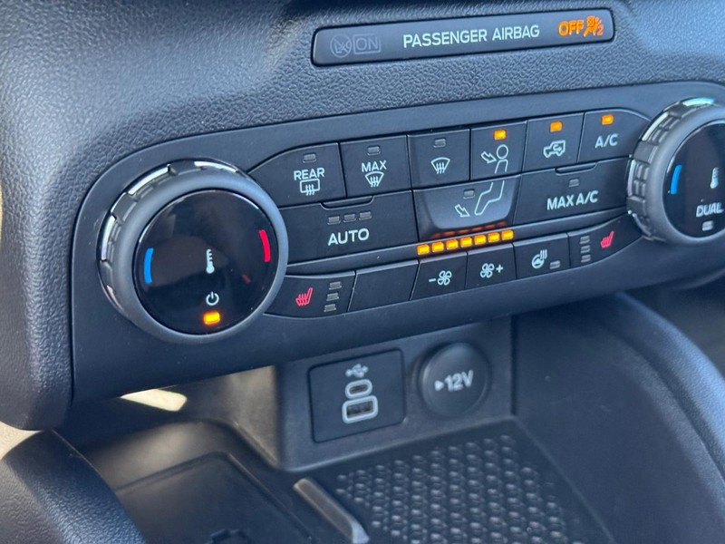Ford Bronco Sport Vehicle Full-screen Gallery Image 25