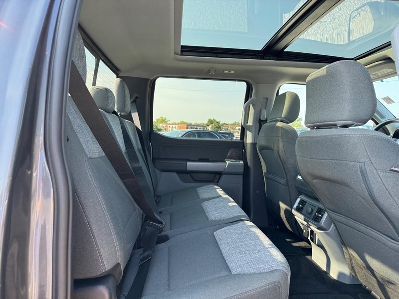 Ford F-150 Vehicle Full-screen Gallery Image 14