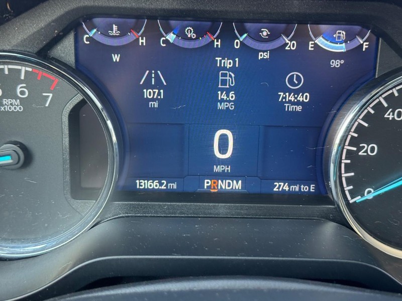 Ford F-150 Vehicle Full-screen Gallery Image 26