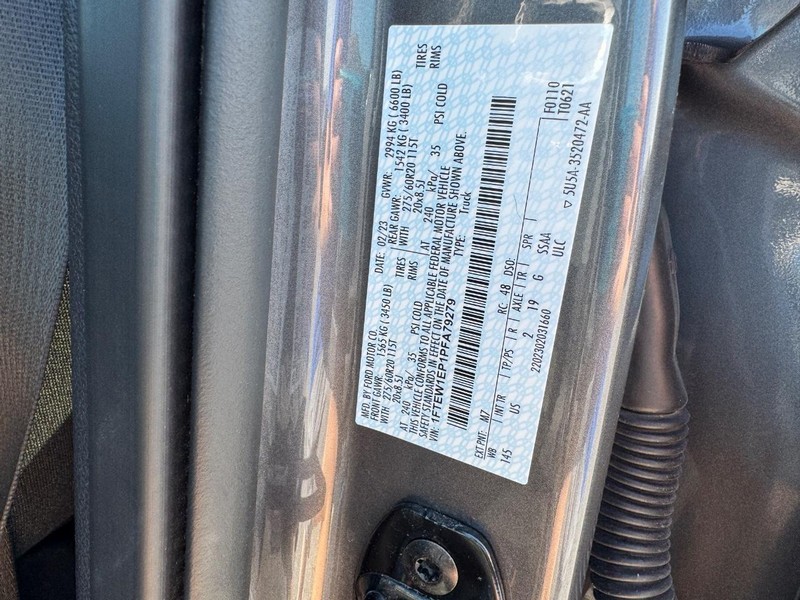 Ford F-150 Vehicle Full-screen Gallery Image 27
