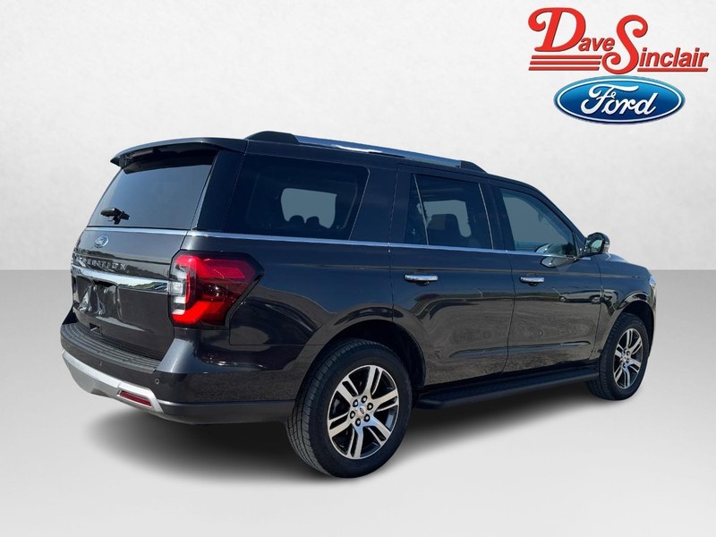 Ford Expedition Vehicle Full-screen Gallery Image 07