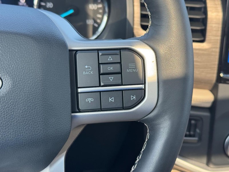 Ford Expedition Vehicle Full-screen Gallery Image 25