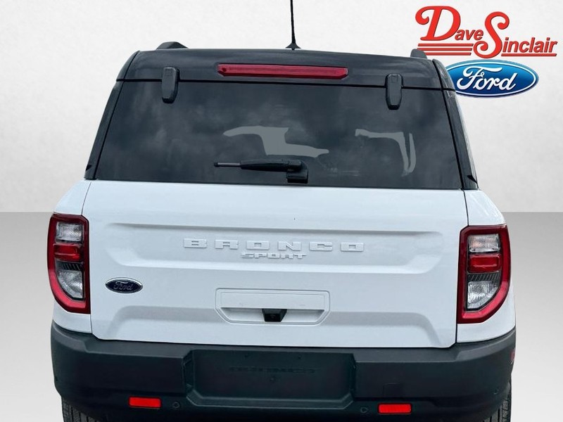 Ford Bronco Sport Vehicle Full-screen Gallery Image 08