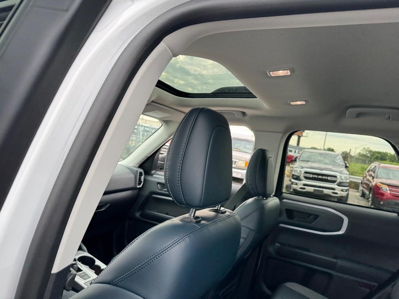 Ford Bronco Sport Vehicle Full-screen Gallery Image 13