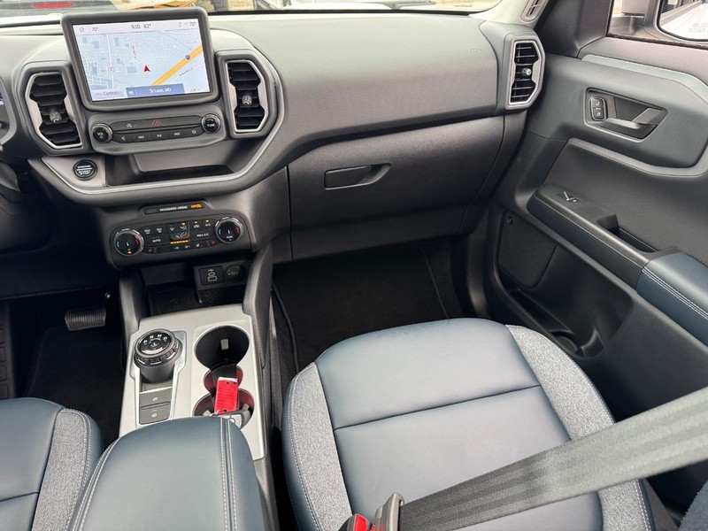 Ford Bronco Sport Vehicle Full-screen Gallery Image 17