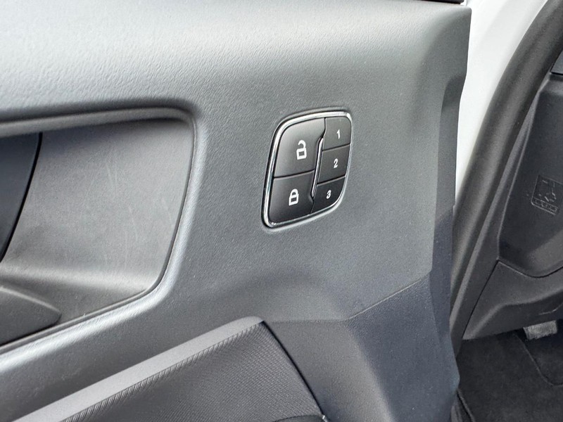 Ford Bronco Sport Vehicle Full-screen Gallery Image 20