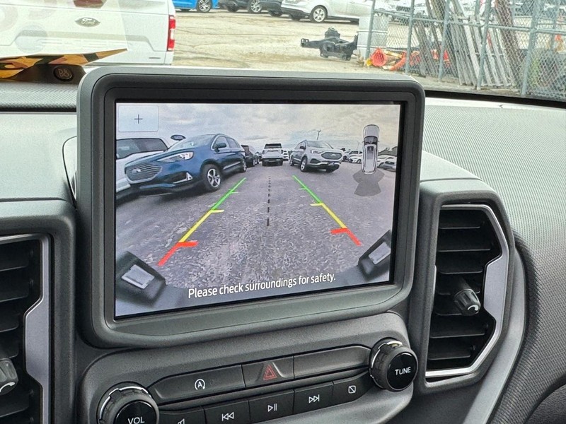 Ford Bronco Sport Vehicle Full-screen Gallery Image 26