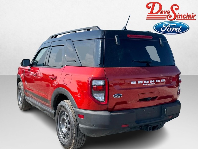 Ford Bronco Sport Vehicle Full-screen Gallery Image 09