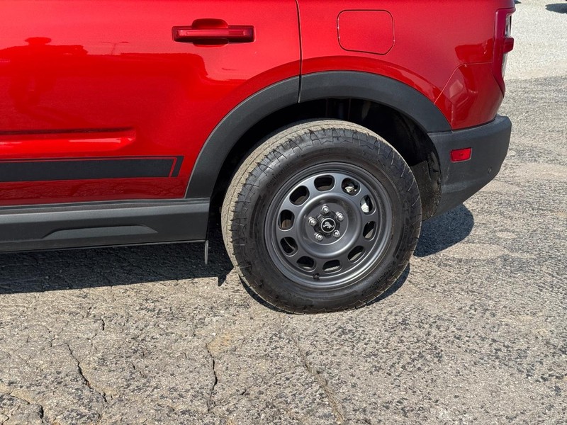 Ford Bronco Sport Vehicle Full-screen Gallery Image 11