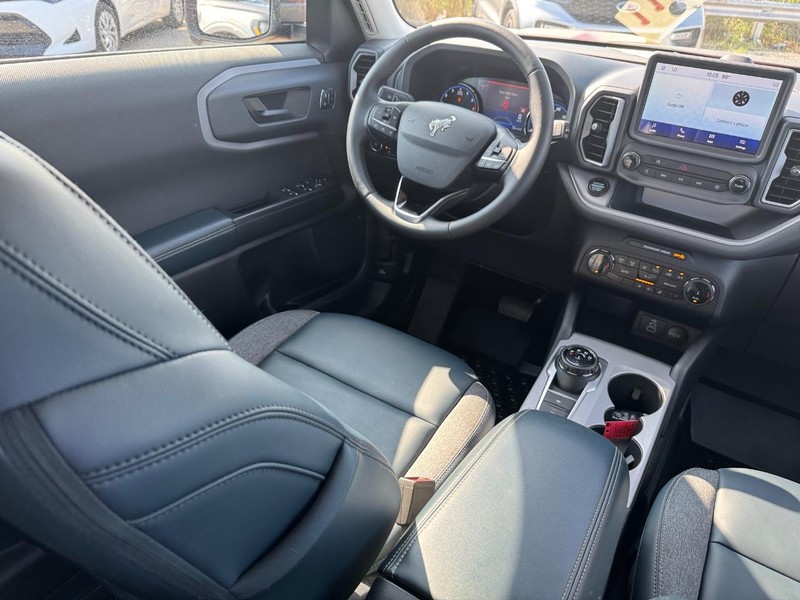 Ford Bronco Sport Vehicle Full-screen Gallery Image 14