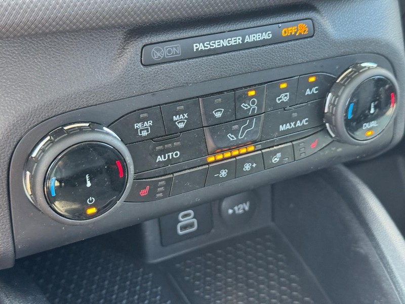 Ford Bronco Sport Vehicle Full-screen Gallery Image 25
