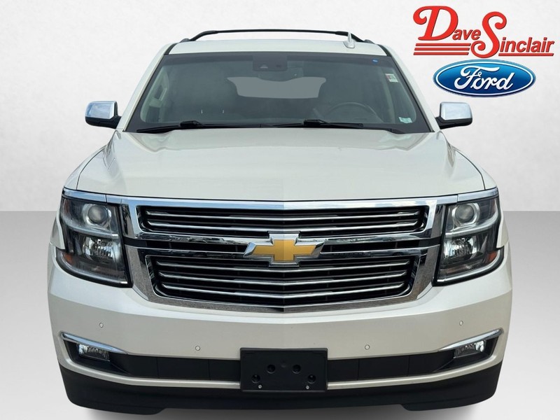 Chevrolet Suburban Vehicle Full-screen Gallery Image 02