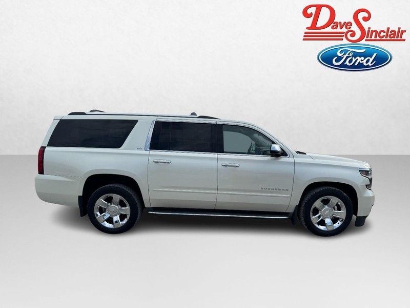 Chevrolet Suburban Vehicle Full-screen Gallery Image 05