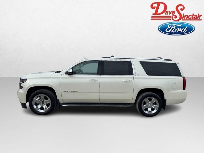 Chevrolet Suburban Vehicle Full-screen Gallery Image 10