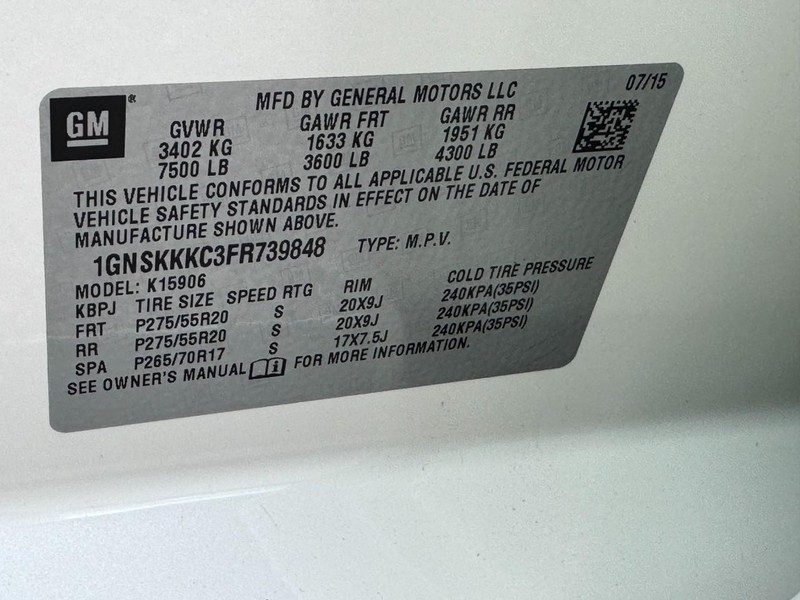 Chevrolet Suburban Vehicle Full-screen Gallery Image 29