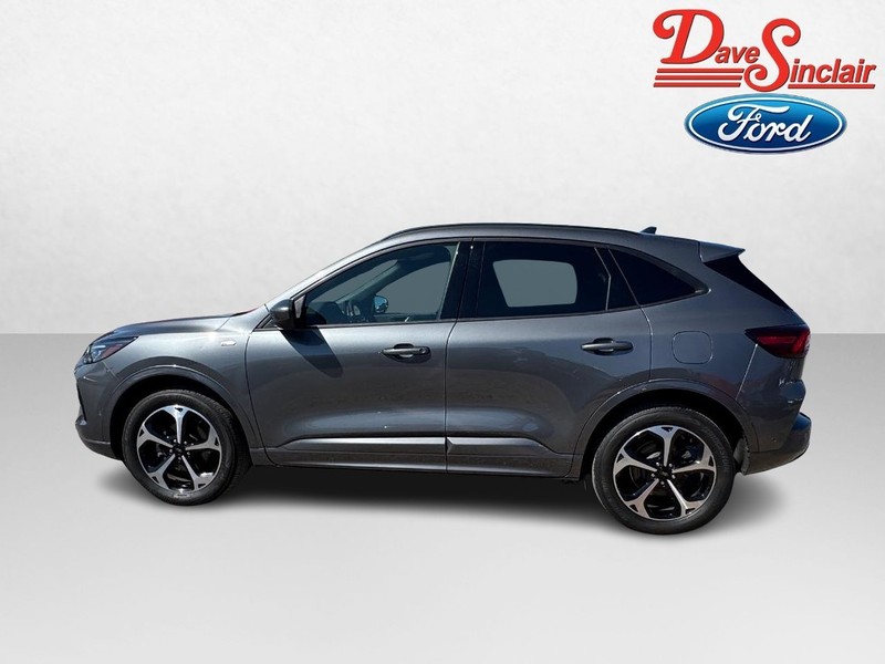 Ford Escape Vehicle Full-screen Gallery Image 10