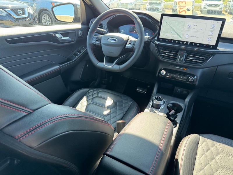 Ford Escape Vehicle Full-screen Gallery Image 14