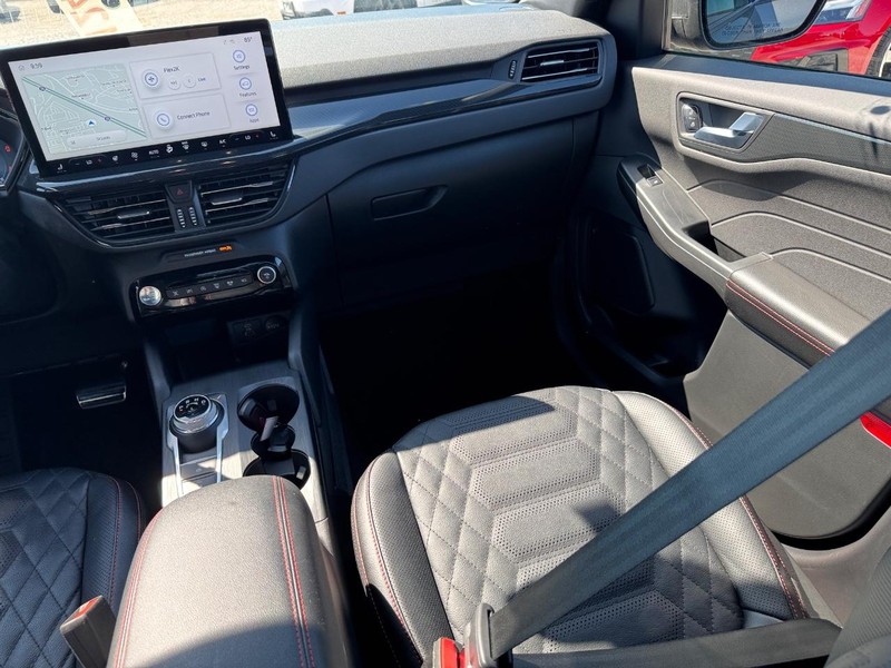 Ford Escape Vehicle Full-screen Gallery Image 16