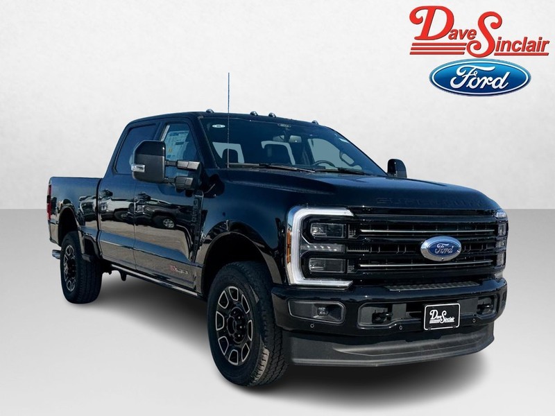 Ford Super Duty F-250 SRW Vehicle Full-screen Gallery Image 04