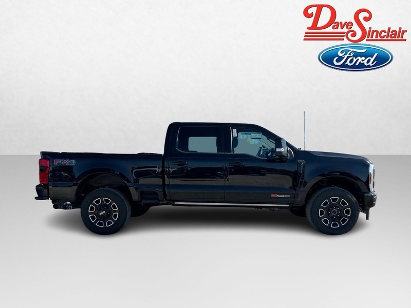 Ford Super Duty F-250 SRW Vehicle Full-screen Gallery Image 05