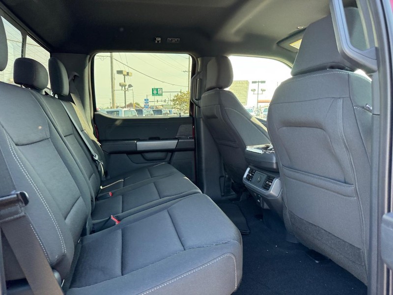 Ford F-150 Vehicle Full-screen Gallery Image 13