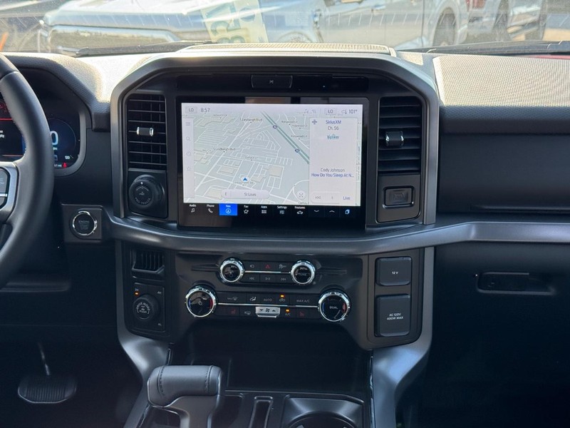Ford F-150 Vehicle Full-screen Gallery Image 16