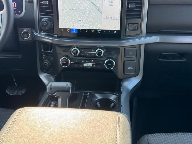 Ford F-150 Vehicle Full-screen Gallery Image 17