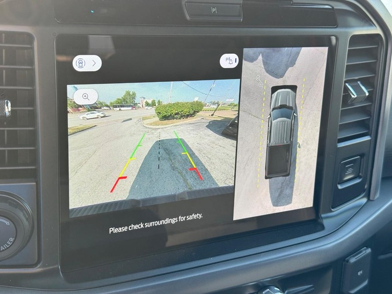 Ford F-150 Vehicle Full-screen Gallery Image 25