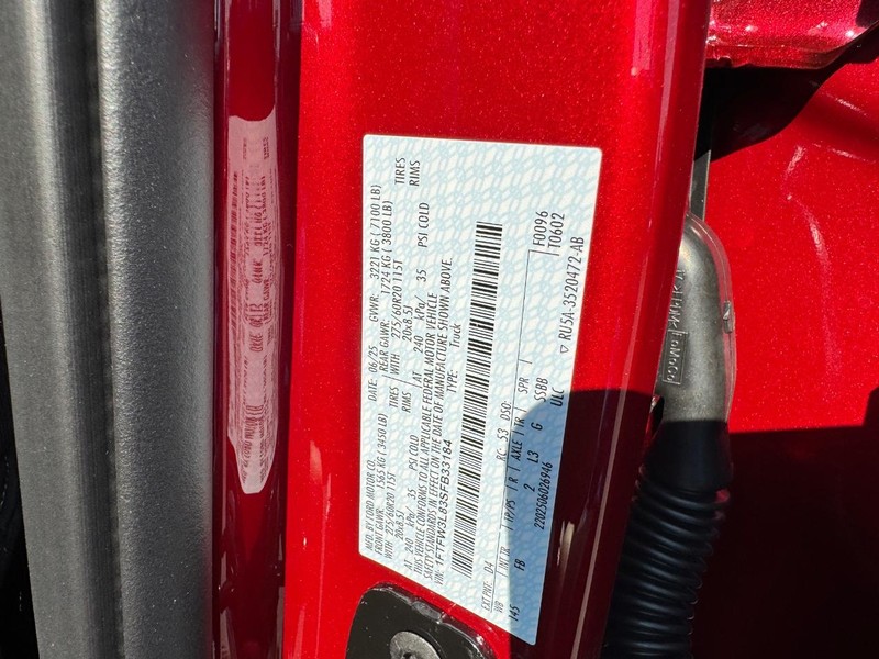 Ford F-150 Vehicle Full-screen Gallery Image 26