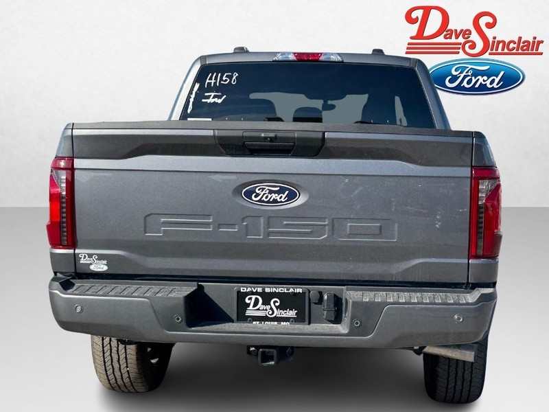 Ford F-150 Vehicle Full-screen Gallery Image 08