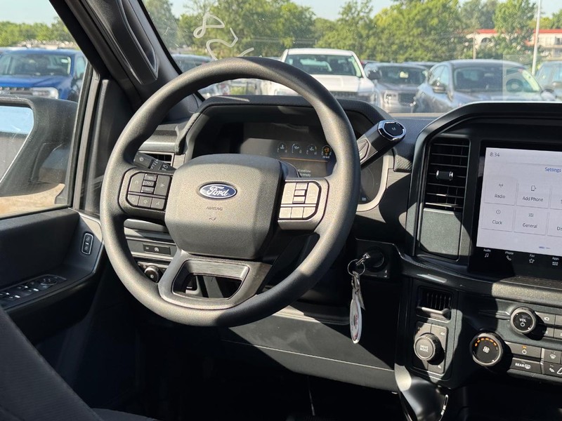 Ford F-150 Vehicle Full-screen Gallery Image 15