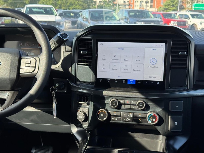 Ford F-150 Vehicle Full-screen Gallery Image 16