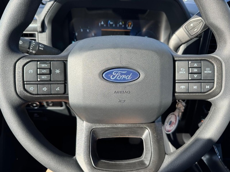 Ford F-150 Vehicle Full-screen Gallery Image 20