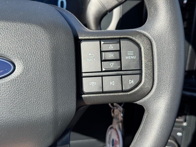 Ford F-150 Vehicle Full-screen Gallery Image 22