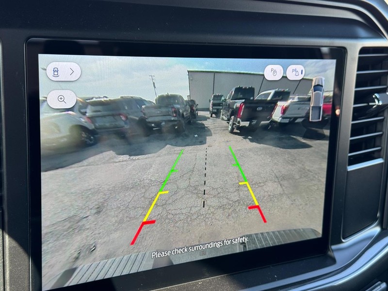 Ford F-150 Vehicle Full-screen Gallery Image 23